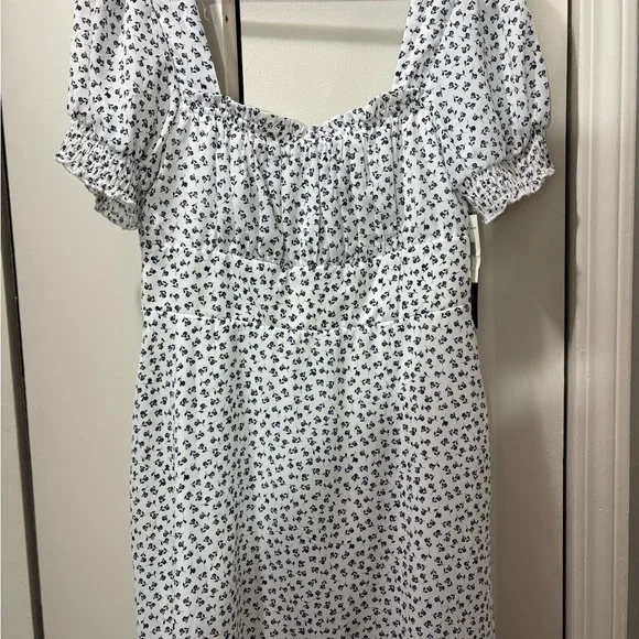 White and navy Floral Dress - Picture 2 of 6